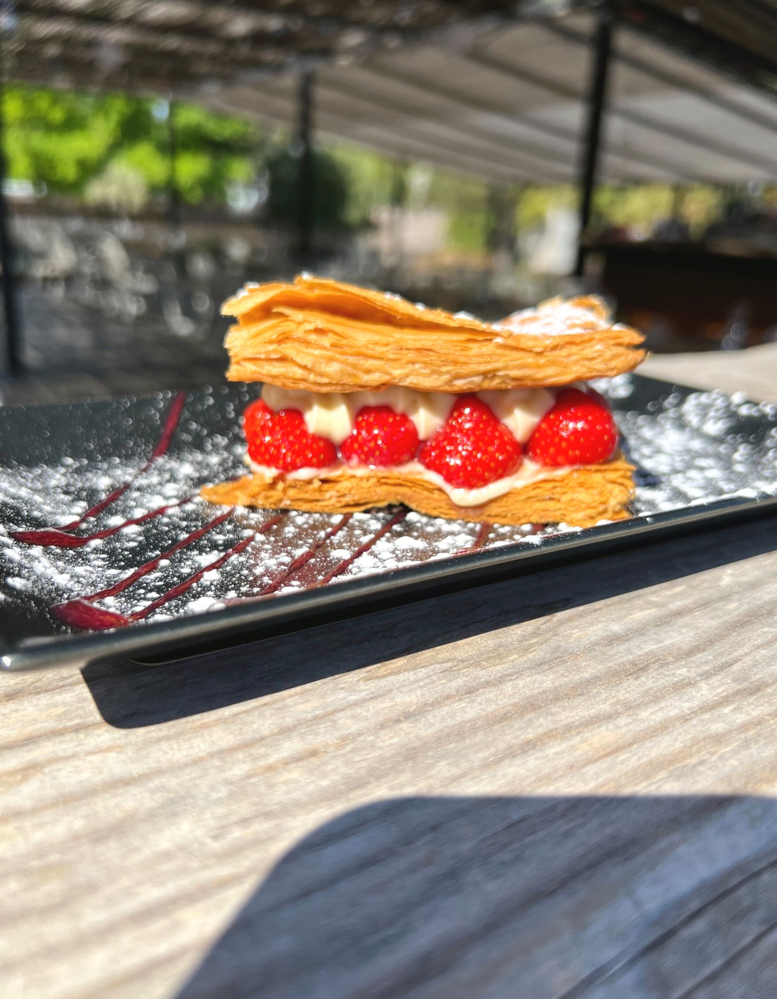 millefeuilles-fraise-dessert-a-la-carte-menu-restaurant-chiringuito
